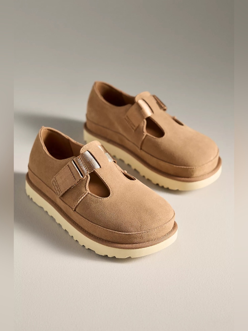 New UGG® Goldenstar Mary Jane Slip-On Clogs size 8 - Picture 4 of 15